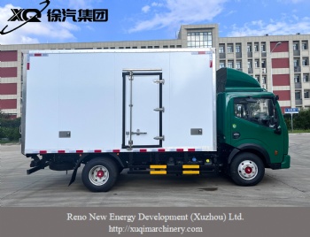 Light-duty seafood refrigerated truck