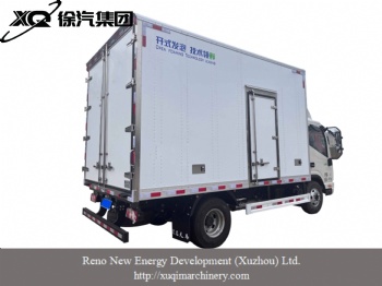 Light-duty meat refrigerated truck