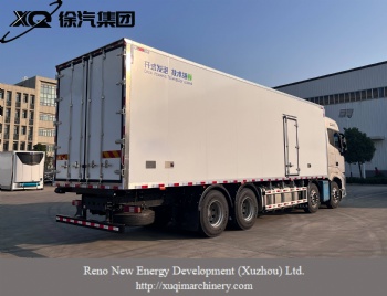 Heavy-duty and medium-sized refrigerated fresh-keeping truck